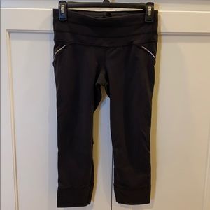 Athleta relay crop leggings